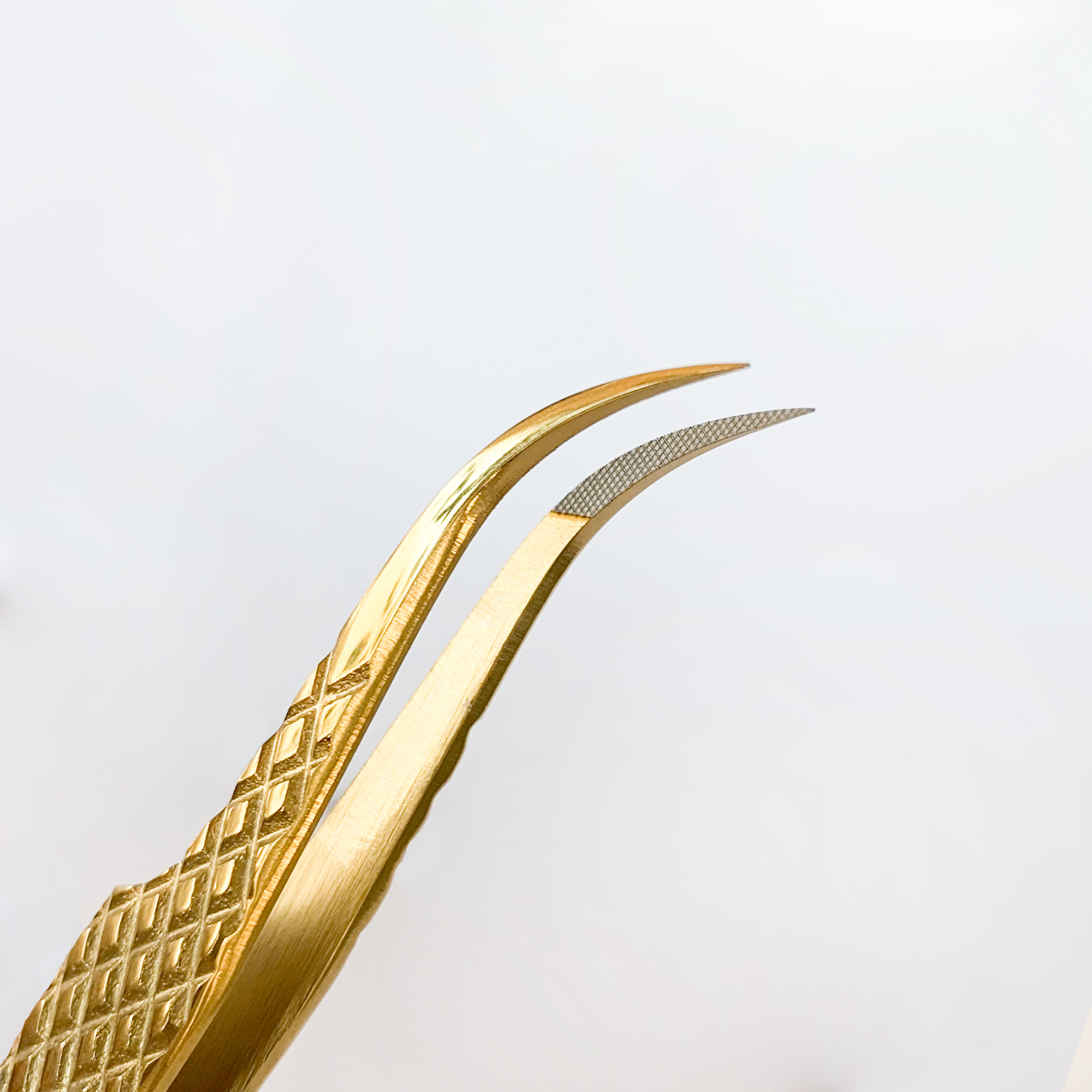 Pro Curved Tweezer - Image 2